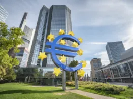 European Investors Buy Small Cap ETF on Rate Cut Hopes